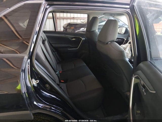 2019 TOYOTA RAV4 XLE 8