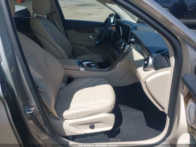 2019 MERCEDES-BENZ GLC 300 4MATIC 5