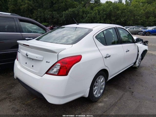 2017 NISSAN VERSA 1.6 SV 4