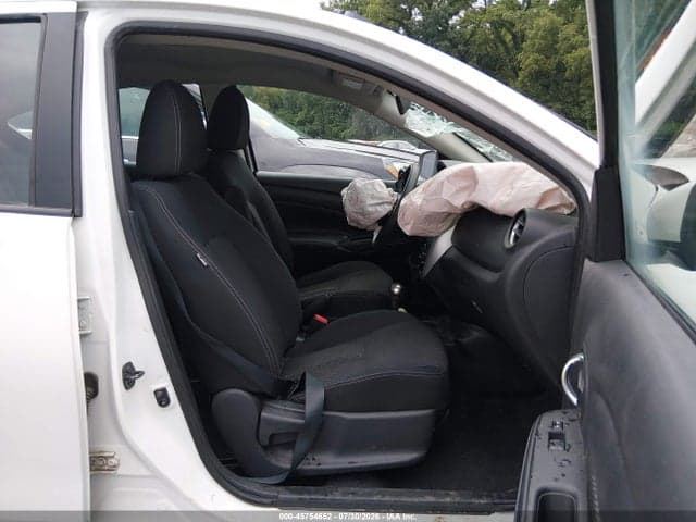 2017 NISSAN VERSA 1.6 SV 5