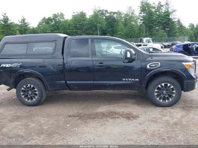 2017 NISSAN TITAN PRO-4X 13