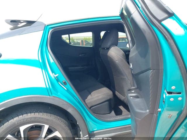 2018 TOYOTA C-HR XLE 8