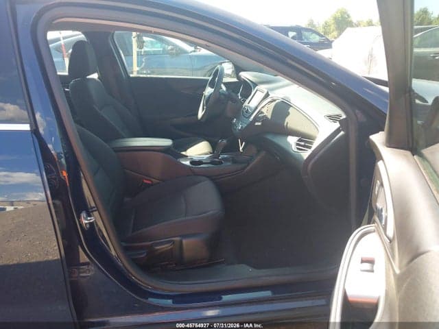 2017 CHEVROLET MALIBU 1LT 5