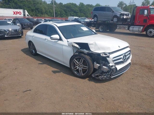 2017 MERCEDES-BENZ E 300 1