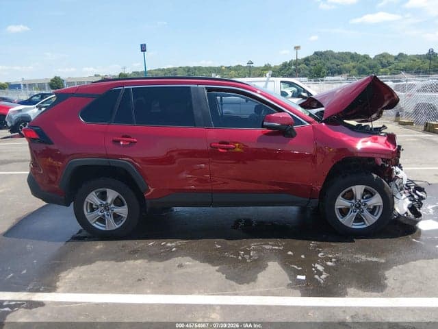 2025 TOYOTA RAV4 XLE 12
