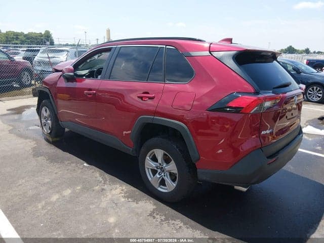 2025 TOYOTA RAV4 XLE 3