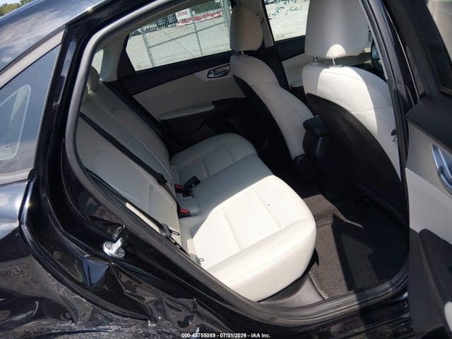 2022 KIA FORTE LXS 8