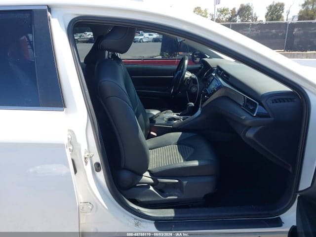 2020 TOYOTA CAMRY SE 5