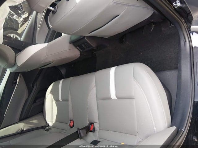 2025 TOYOTA CAMRY SE 8