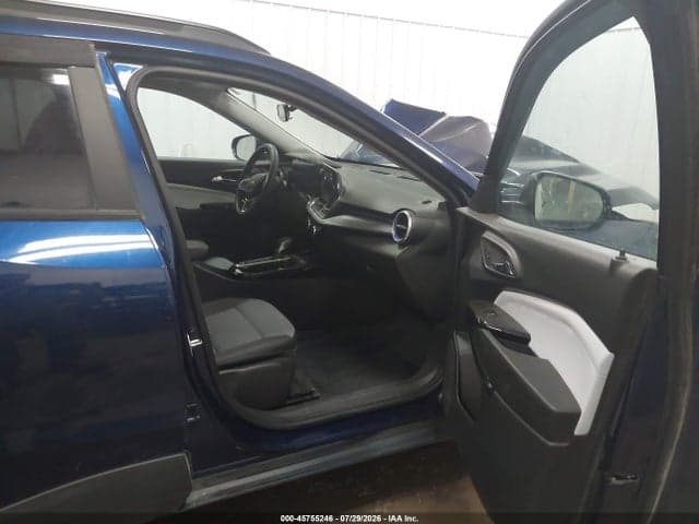 2024 CHEVROLET TRAX FWD LT 5