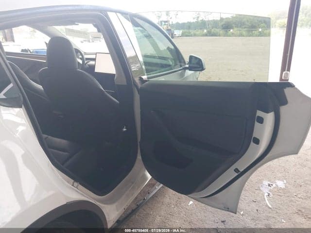 2024 TESLA MODEL Y LONG RANGE DUAL MOTOR ALL-WHEEL DRIVE 8