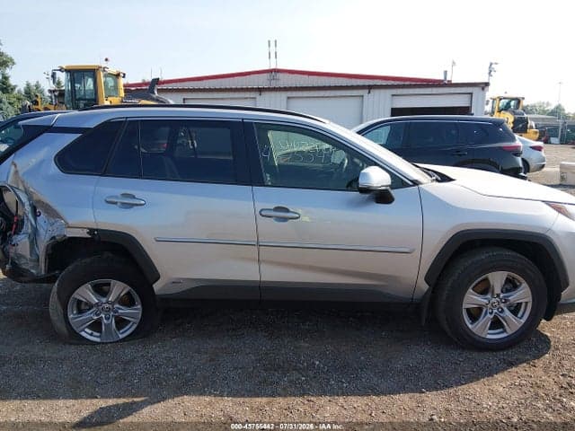 2025 TOYOTA RAV4 HYBRID XLE 13