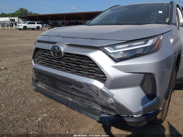 2025 TOYOTA RAV4 HYBRID XLE 17