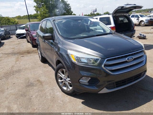 2017 FORD ESCAPE SE 1