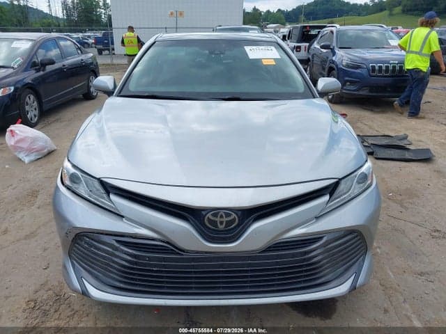 2018 TOYOTA CAMRY XLE 13
