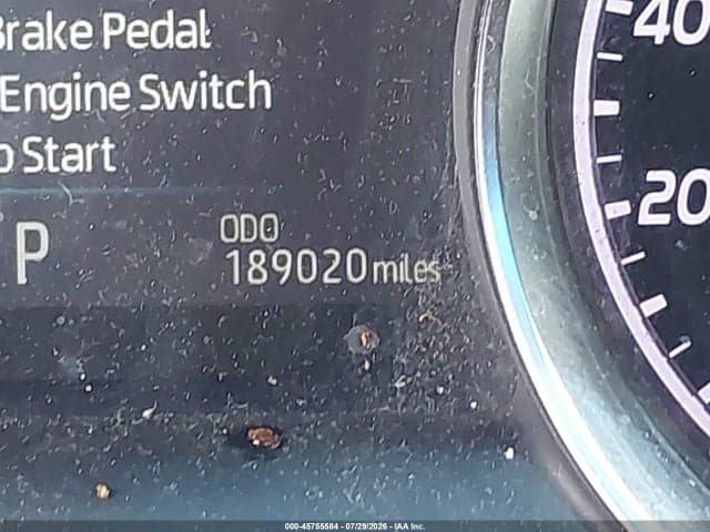 2018 TOYOTA CAMRY XLE 16