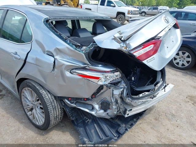 2018 TOYOTA CAMRY XLE 6