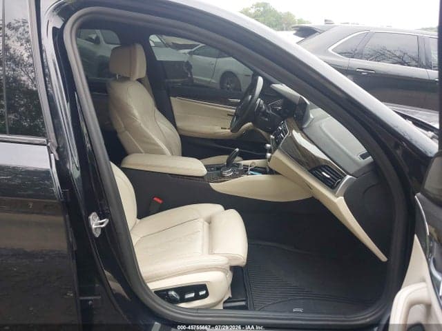 2020 BMW 530I 5