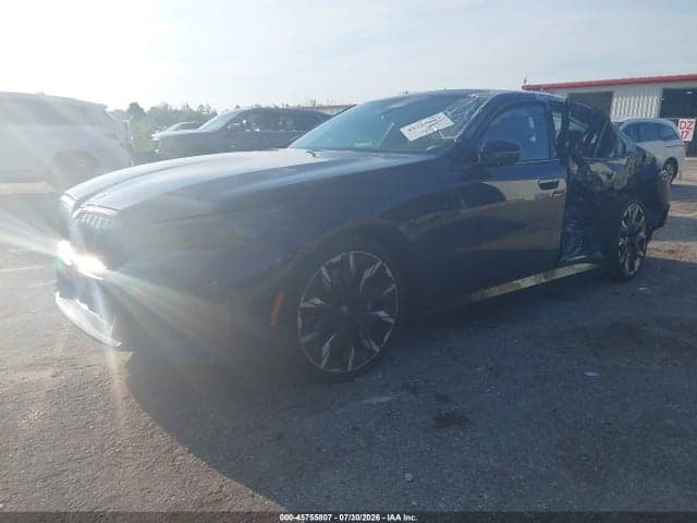 2025 BMW 550E XDRIVE 2
