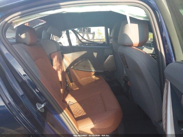 2025 BMW 550E XDRIVE 8