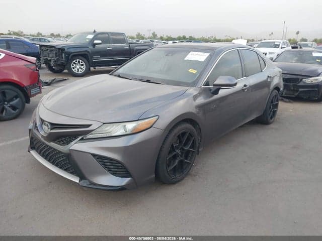 2019 TOYOTA CAMRY XSE 2