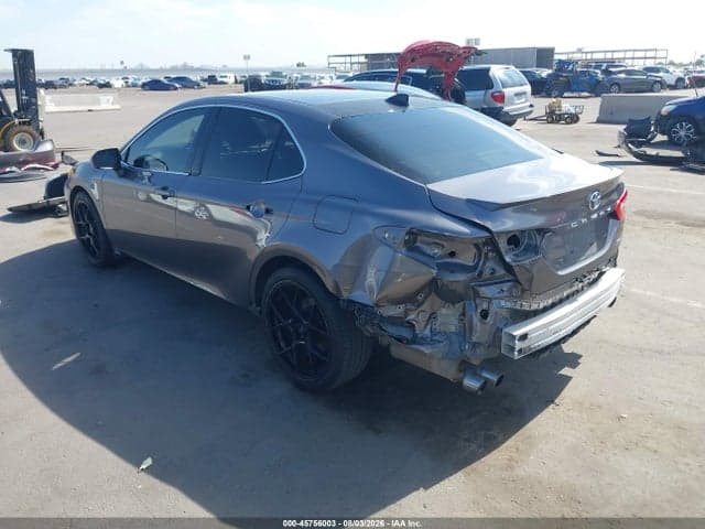 2019 TOYOTA CAMRY XSE 3