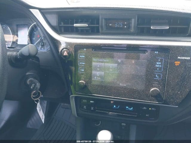 2017 TOYOTA COROLLA LE 11