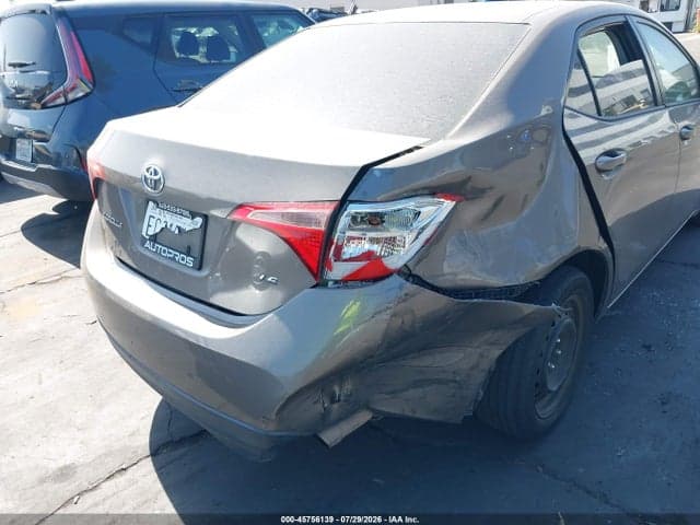 2017 TOYOTA COROLLA LE 4