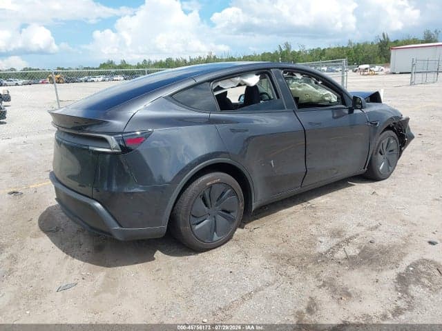 2026 TESLA MODEL Y 4