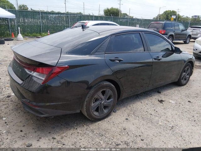 2021 HYUNDAI ELANTRA SEL 4