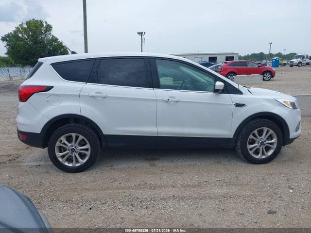 2019 FORD ESCAPE SE 13