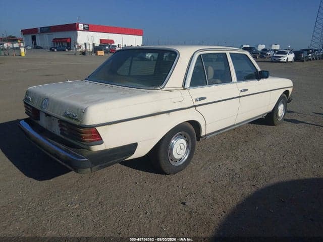 1983 MERCEDES-BENZ 240 D 4