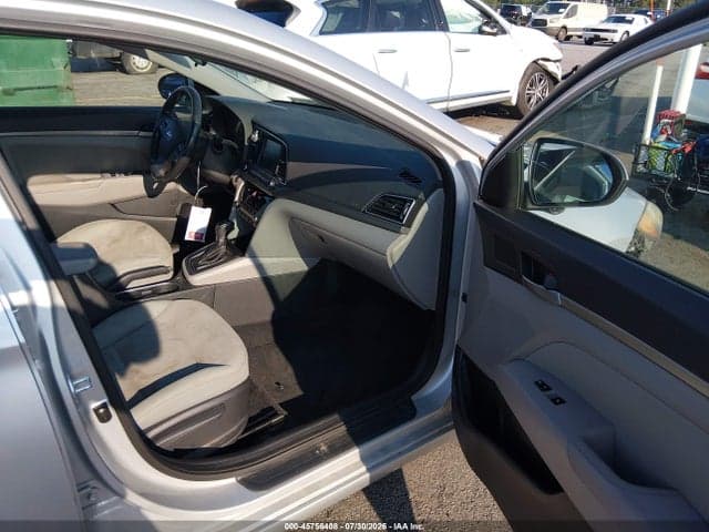 2017 HYUNDAI ELANTRA SE 5
