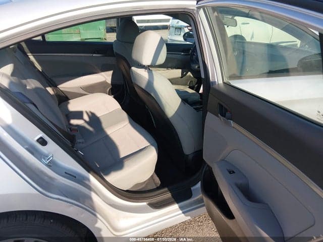 2017 HYUNDAI ELANTRA SE 8