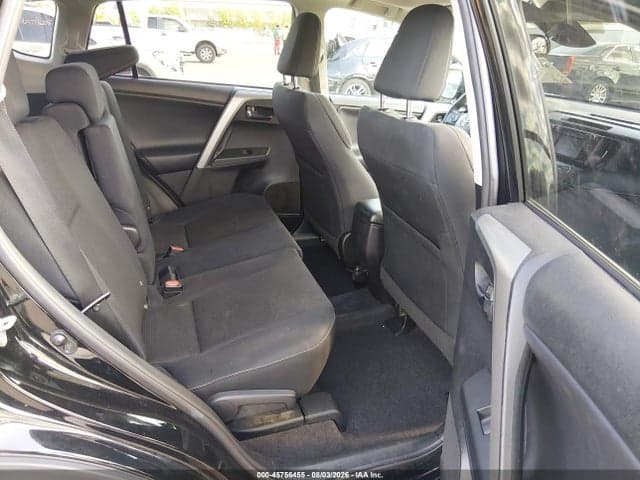 2017 TOYOTA RAV4 XLE 8