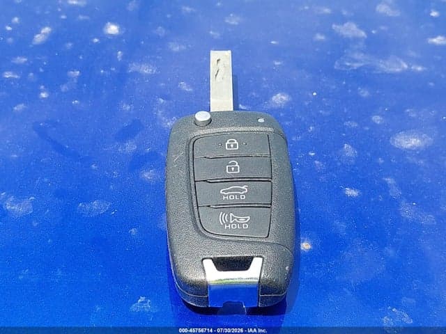 2025 HYUNDAI ELANTRA SE 11