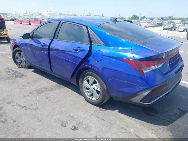 2025 HYUNDAI ELANTRA SE 3