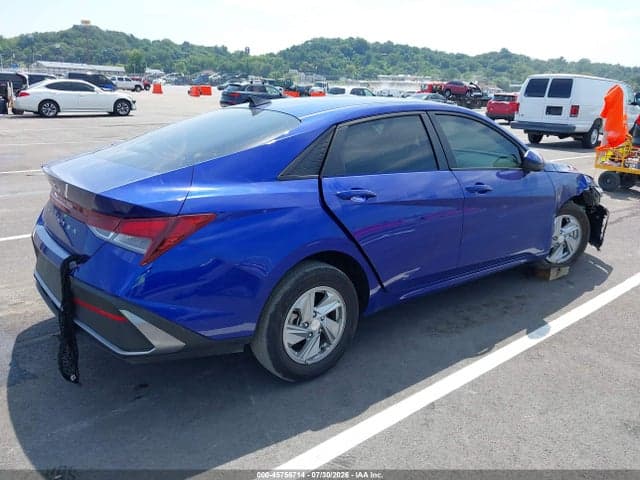 2025 HYUNDAI ELANTRA SE 4