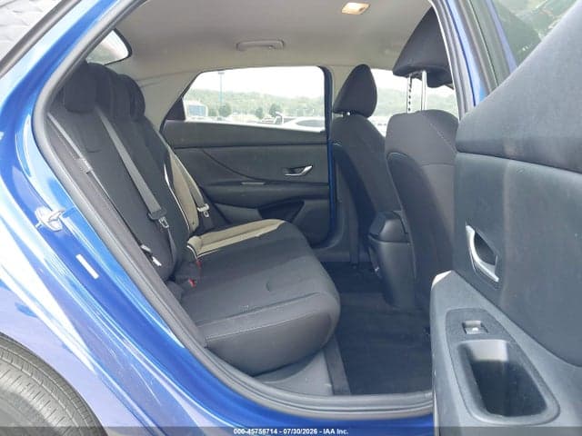 2025 HYUNDAI ELANTRA SE 8
