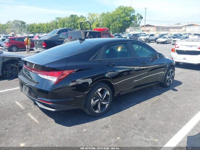 2023 HYUNDAI ELANTRA SEL 4