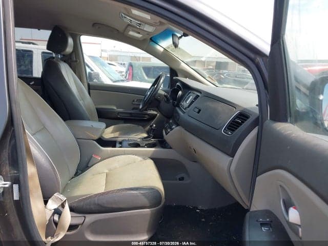 2017 KIA SEDONA LX 5