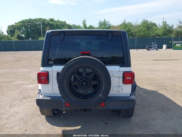 2018 JEEP WRANGLER UNLIMITED SAHARA 4X4 16