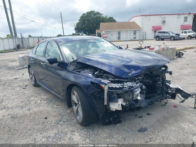 2018 HONDA ACCORD TOURING 1