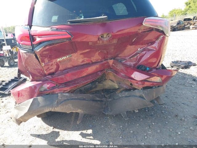 2018 TOYOTA RAV4 LE 6