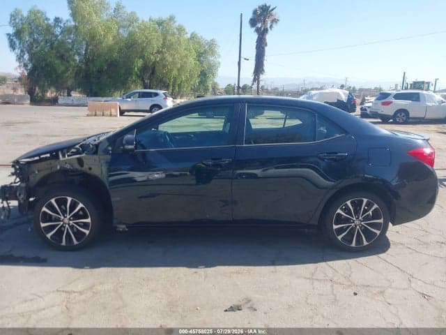 2019 TOYOTA COROLLA SE 12