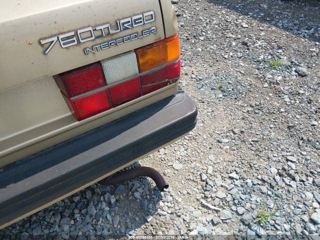 1986 VOLVO 760 GLE 16