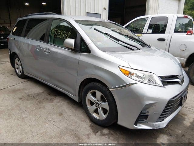 2019 TOYOTA SIENNA LE 8 PASSENGER 1