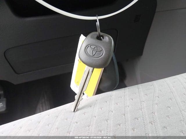 2019 TOYOTA SIENNA LE 8 PASSENGER 11