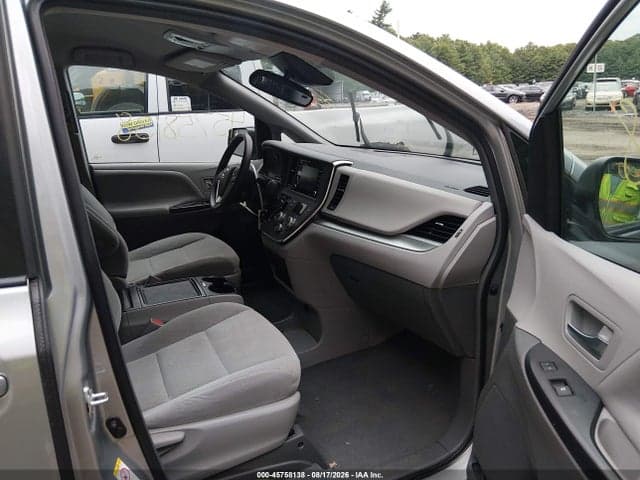 2019 TOYOTA SIENNA LE 8 PASSENGER 5