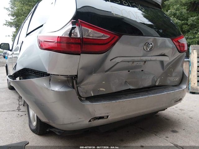 2019 TOYOTA SIENNA LE 8 PASSENGER 6